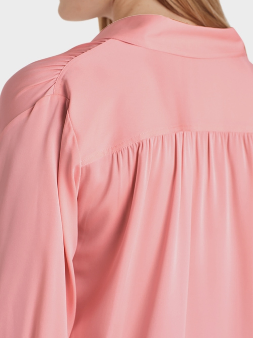 Edle Seidenbluse