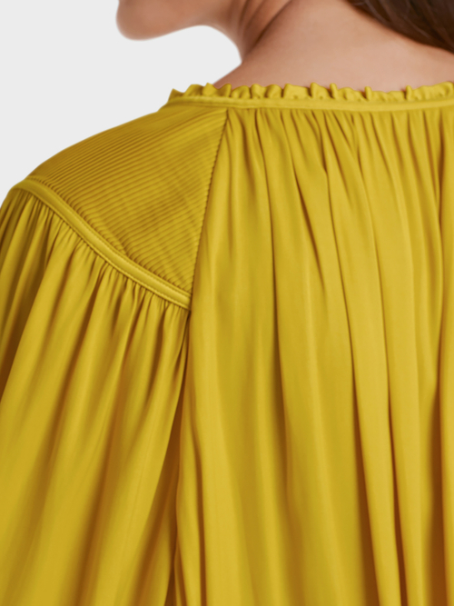 Verspielte Bluse mit Volumen