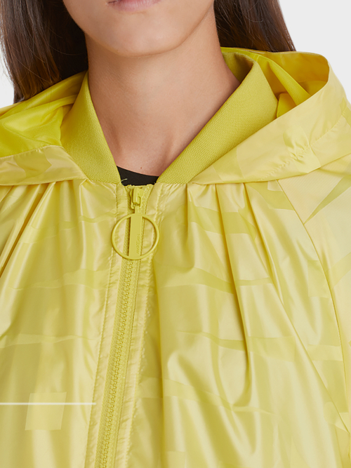 Nylonjacke mit Letterprint