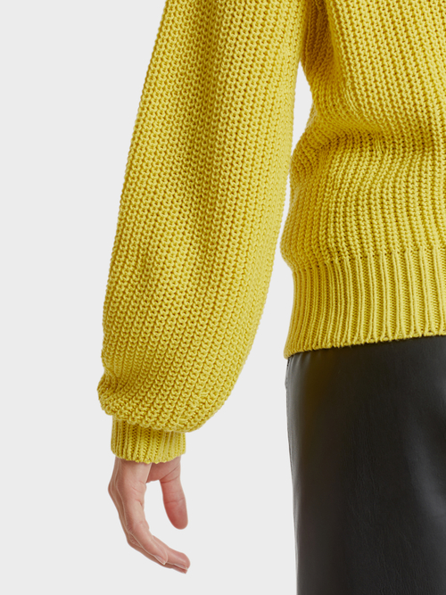 In Deutschland gestrickter Pullover