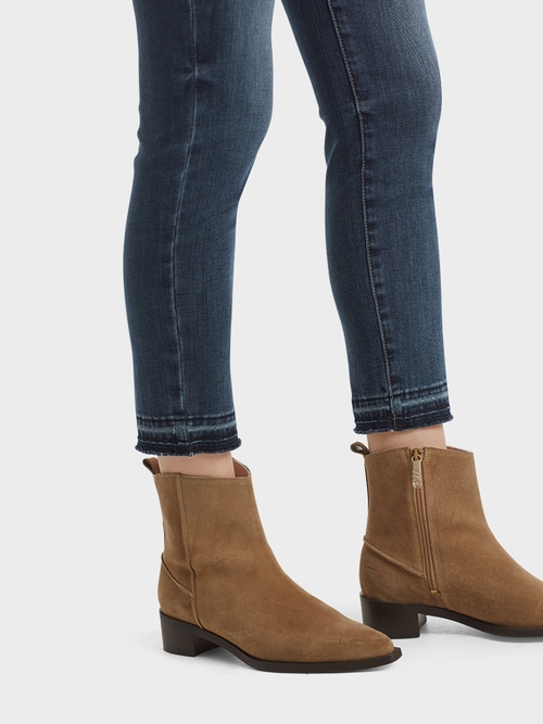 Jeans with frills