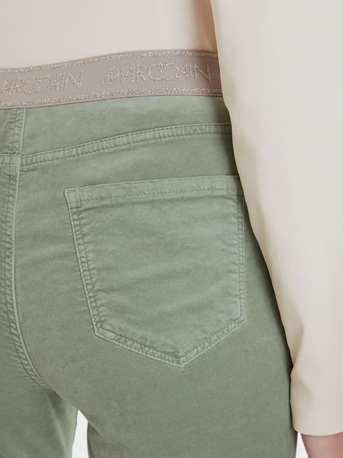 Stretchige Samtjeans