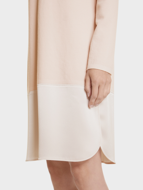Kleid gestrickt in Deutschland