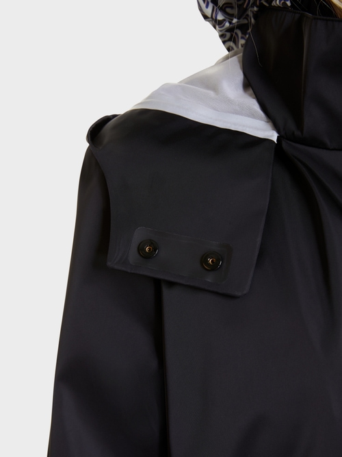Schimmernde Funktionsjacke
