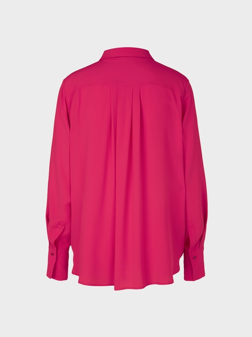 Elegant blouse with silk