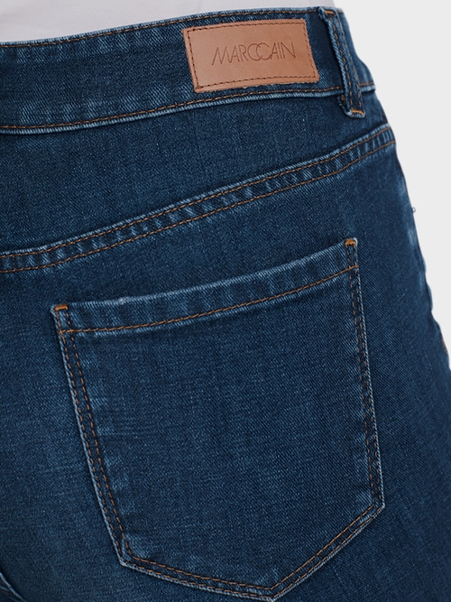 Cool jeans with cut-outs