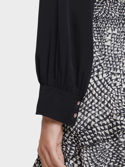 Edle Seidenbluse