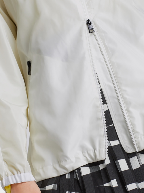 Leichte Nylonjacke