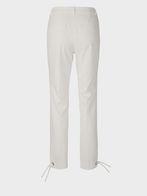 Verkürzte Hose mit Knotendetail