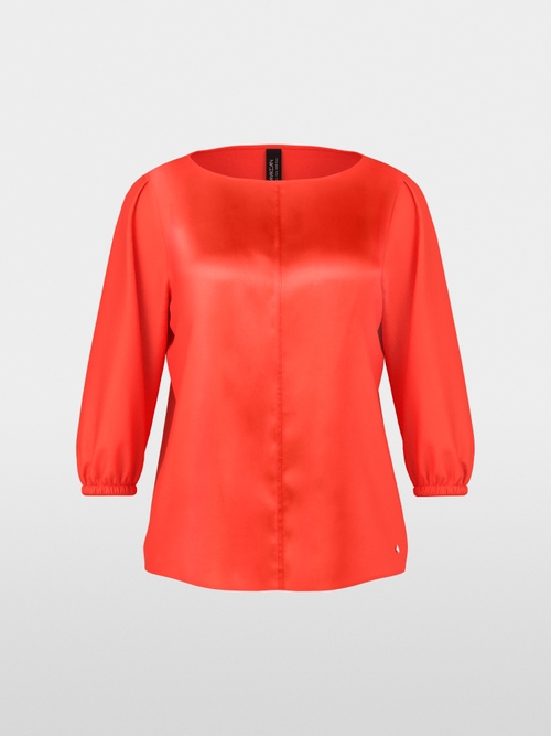 Feminine blouse in pure silk