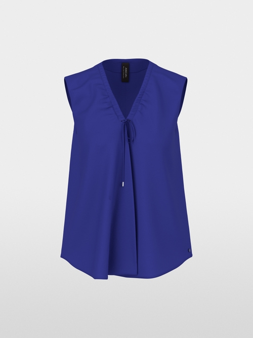 Vibrant top with pleating