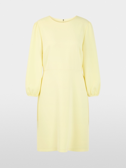 Fitted dress with round neck