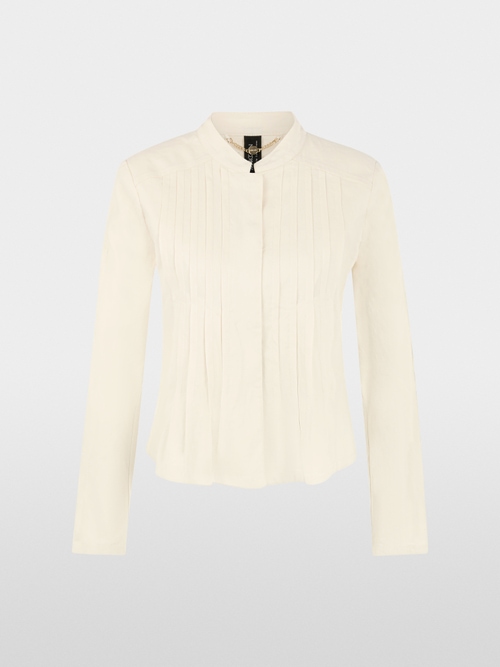 Feminine jacket with pintuck details