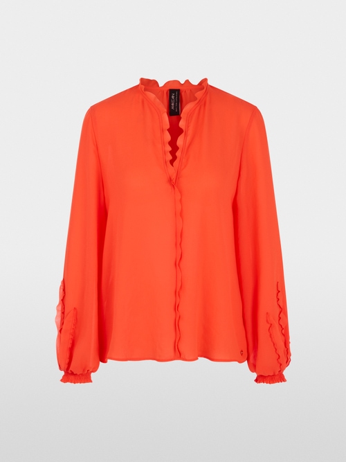 Feminine blouse with ruffle