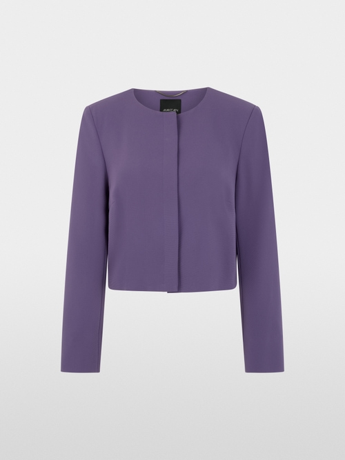 Short jacket with shoulder emphasis