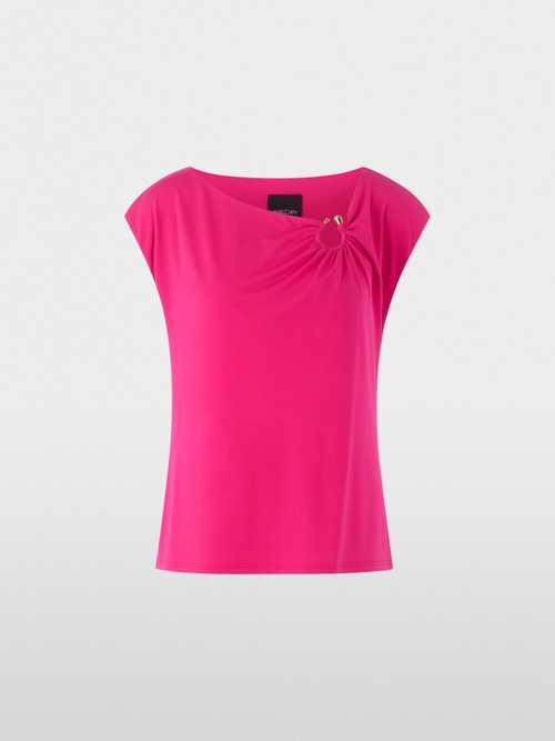 Stretch top with cut-out