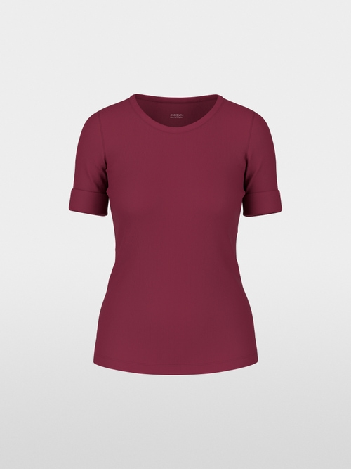 T-shirt with half-length sleeves