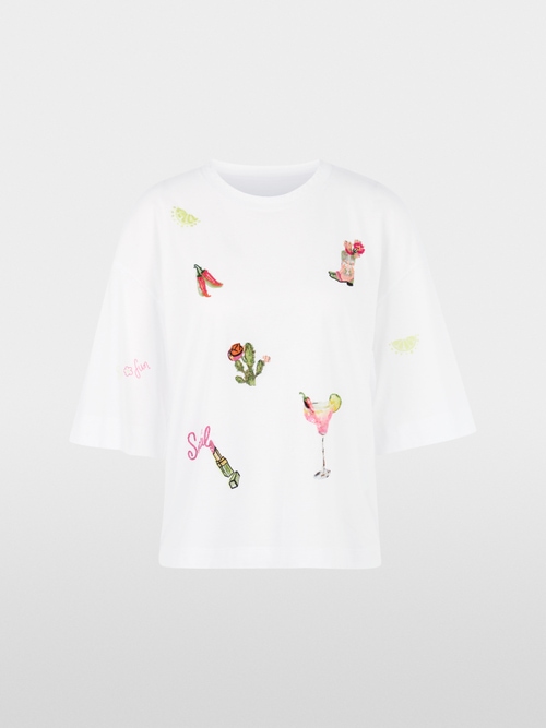 Shirt with 3/4 sleeves and patches