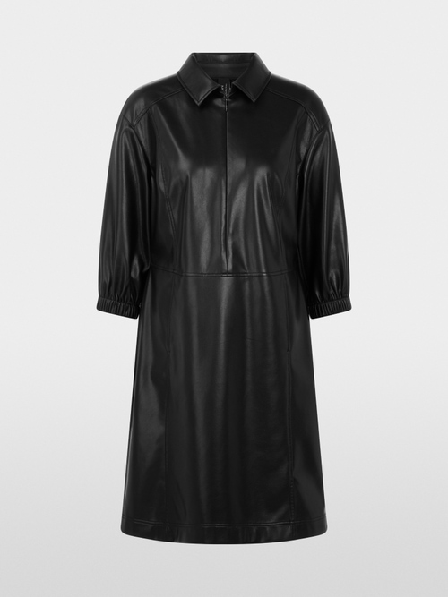 Robe mi-longue à l'aspect cuir raffiné