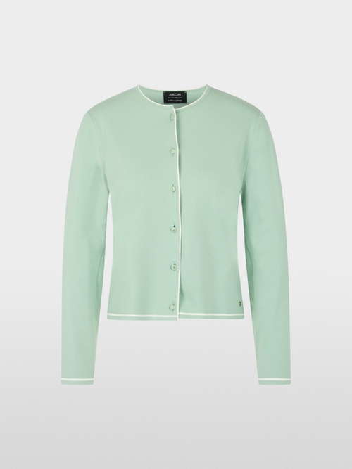 Cardigan tricoté en Allemagne
