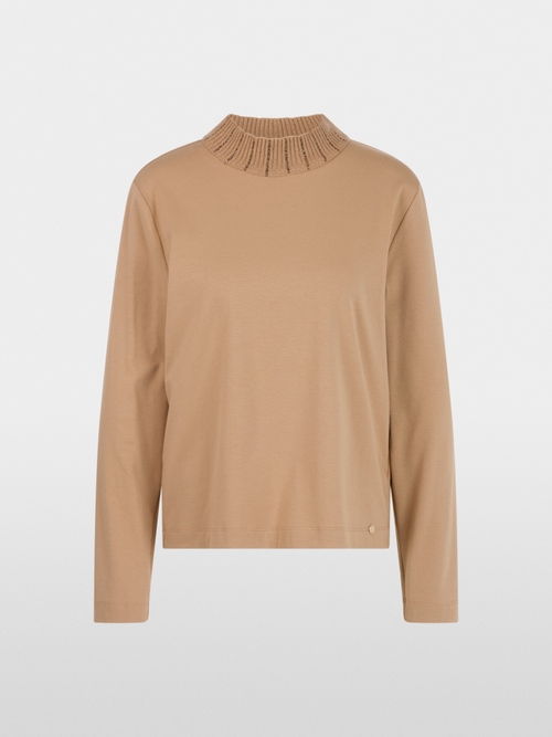 Shirt with knitted collar