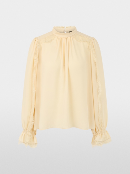 Flowing blouse with lace