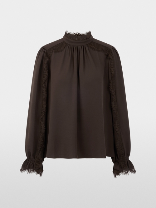 Flowing blouse with lace