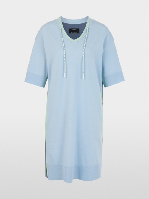 Robe en maille tricotée en Allemagne