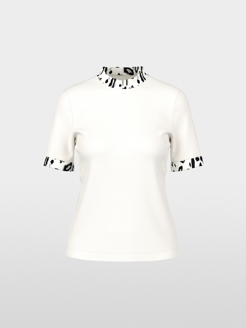 T-shirt with leopard-print sleeves
