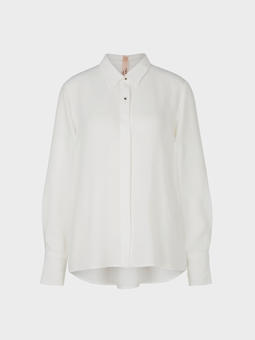 Elegant blouse with silk