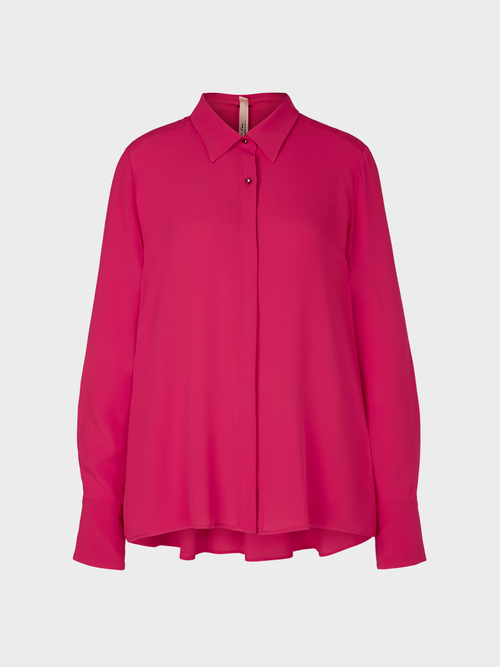 Elegant blouse with silk