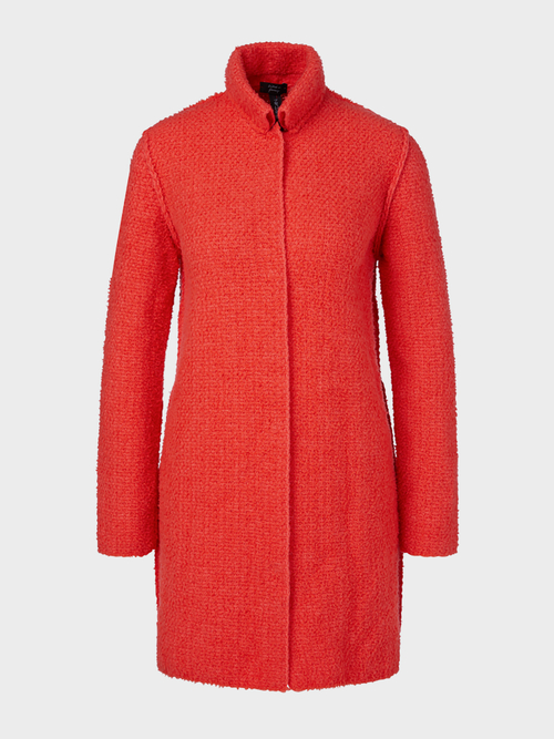 Lange Jacke gestrickt in Deutschland