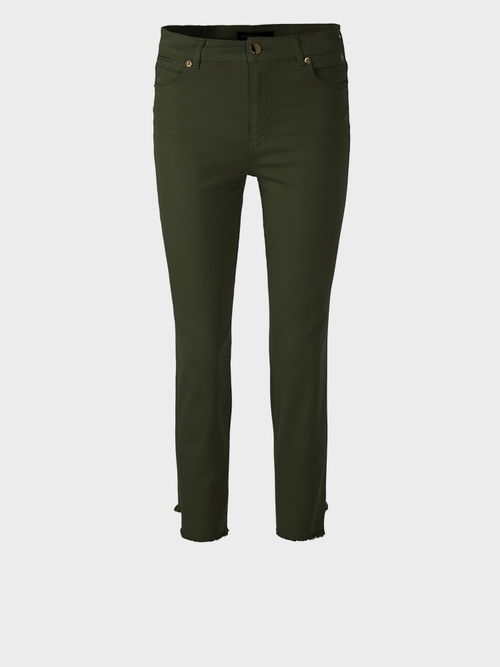 Verkürzte Röhrenjeans mit Fransen