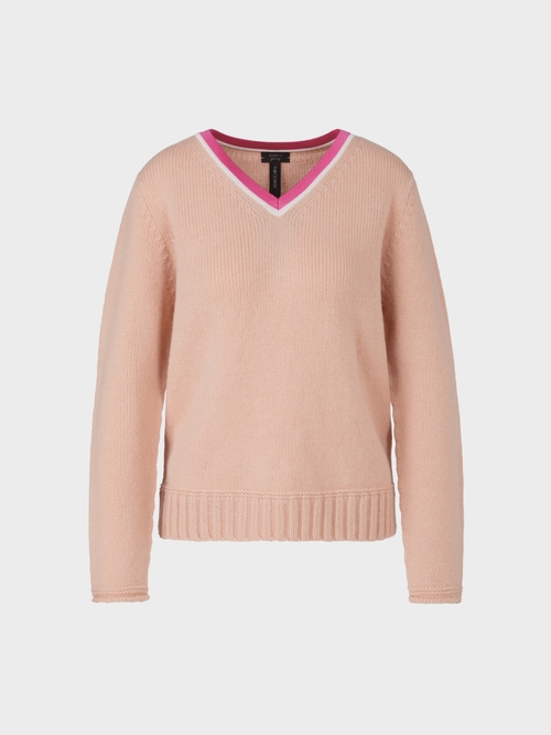 V-Neck-Pullover Knitted in Germany