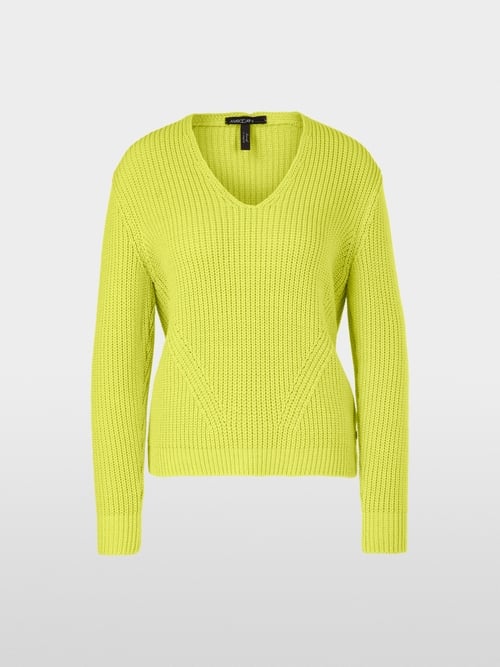 Pull encolure en V tricoté en Allemagne