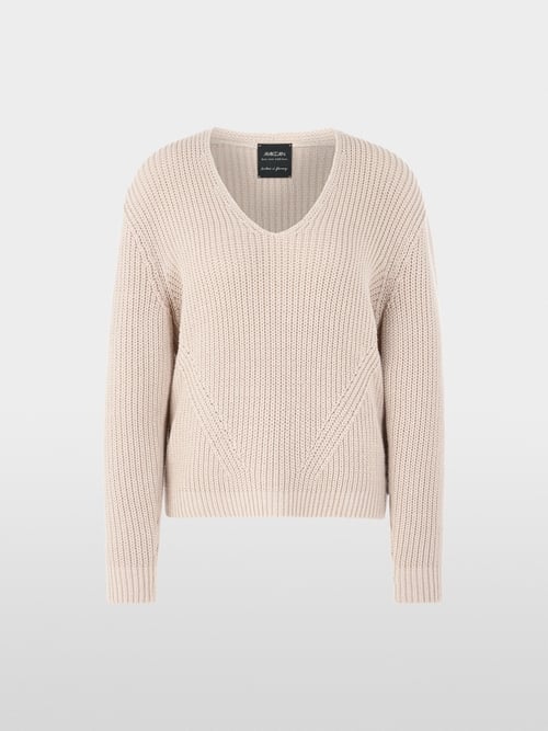 Pull encolure en V tricoté en Allemagne