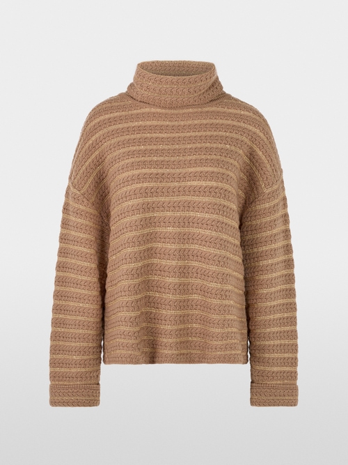 Pull à col roulé tricoté en Allemagne