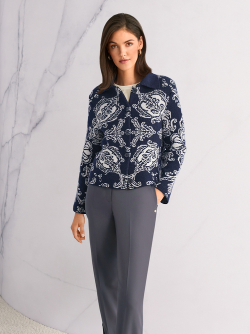 Long-sleeved shirt with ruffles