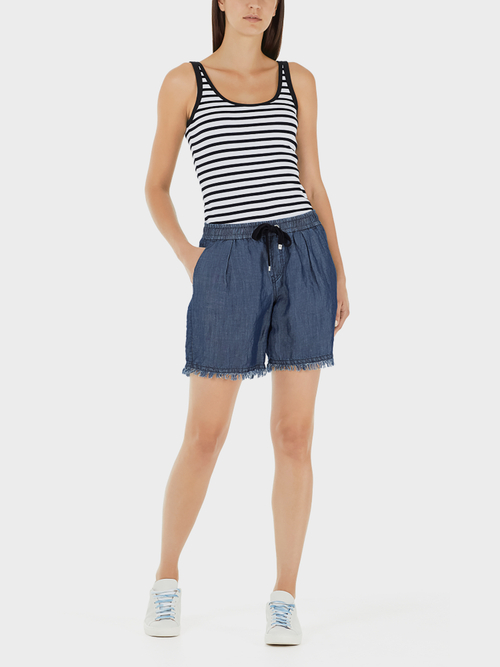 Hooped top with a ribbed design
