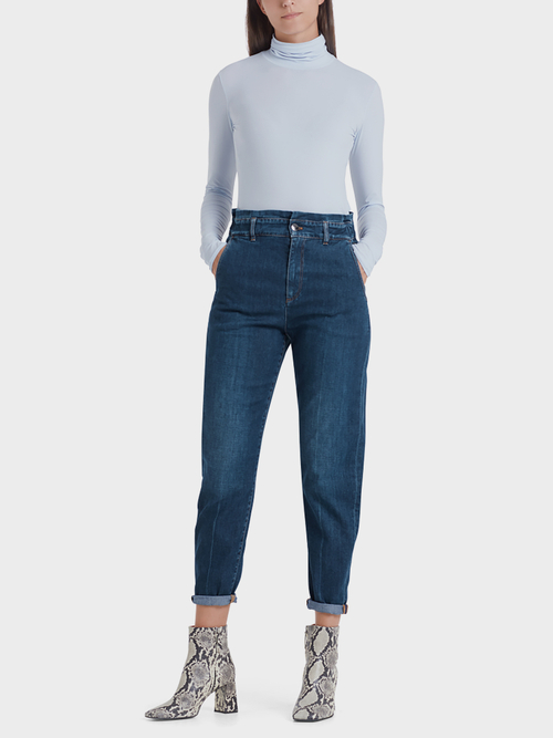 Jeans mit lässig geschnittenen Beinen