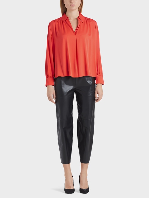 Edle Seidenbluse