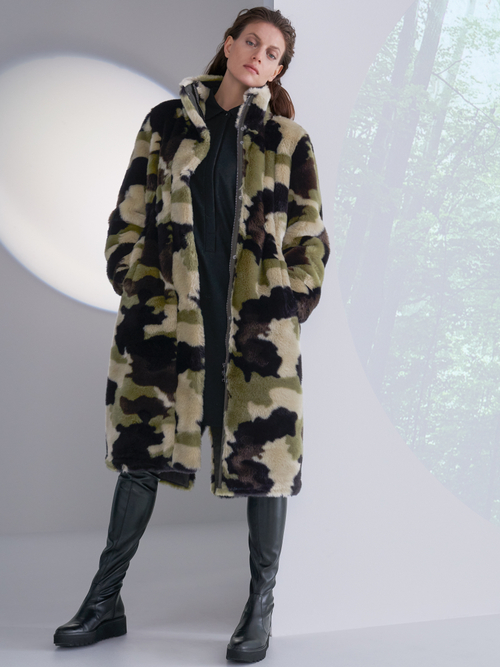 Mantel in camouflagelook