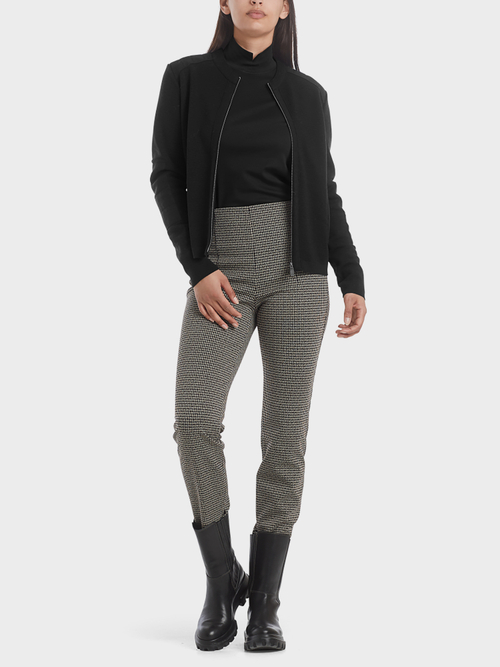 Cardigan tricoté en Allemagne
