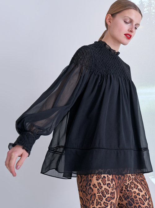 Chiffonbluse mit Handstitching-Details