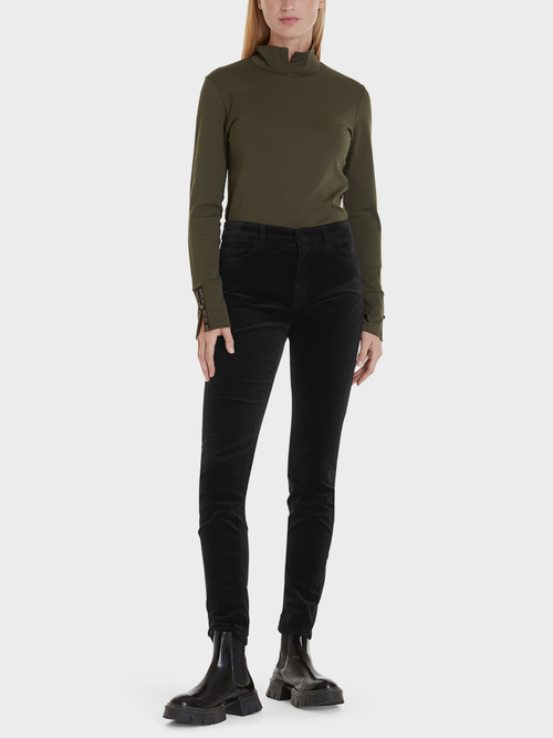 Schmale Samtjeans
