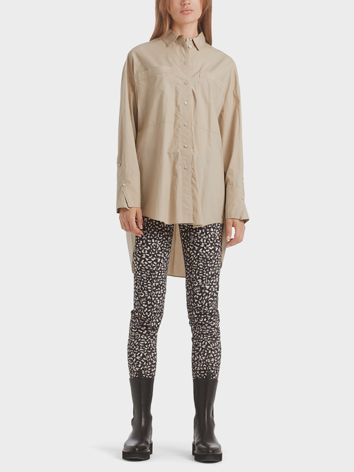Long shirt-type blouse