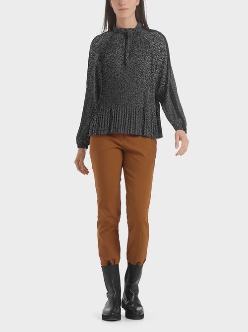 Blouse-style top with pleats