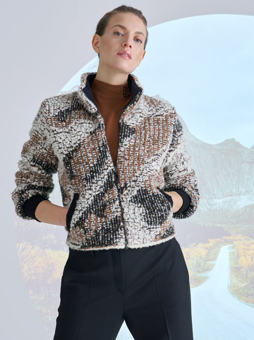 Stricktop mit Stehkragen