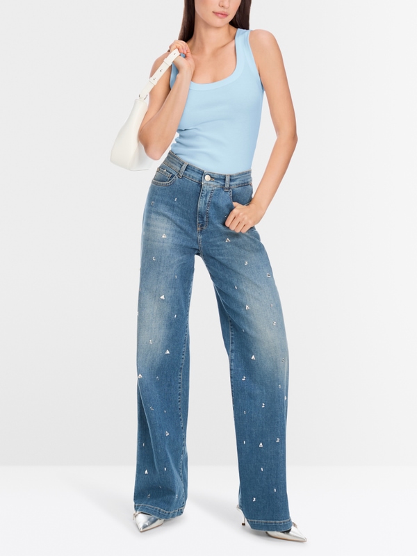 Slim-fit top