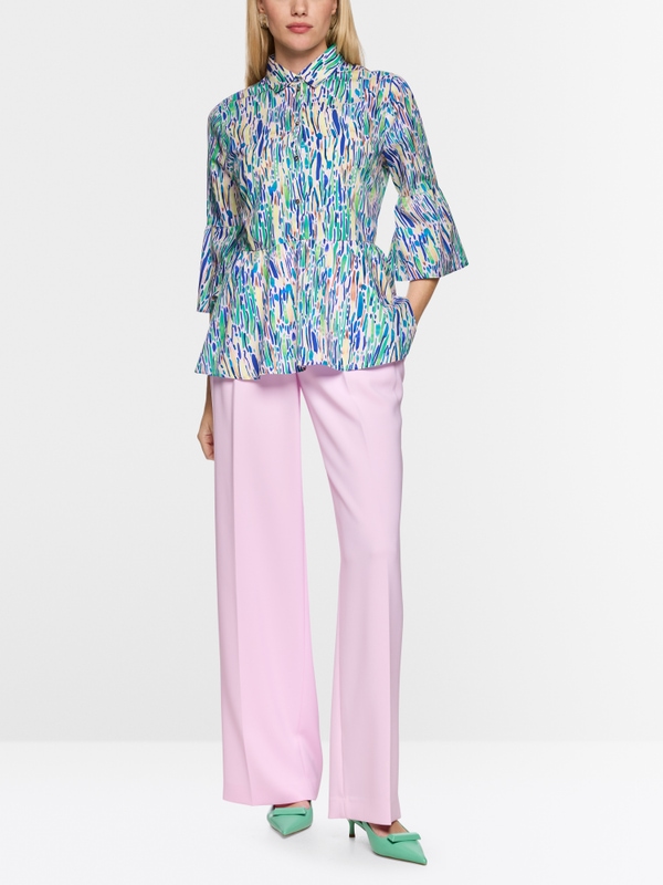 Feminine blouse with confetti print